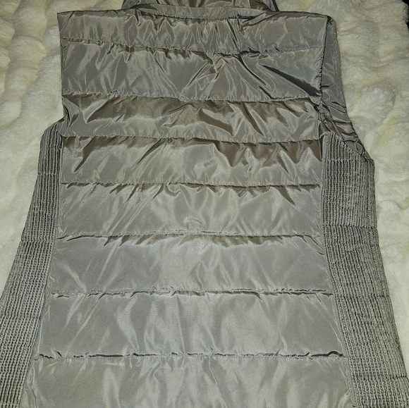 Michael Kors Grey Puffer Vest Size Large New Without Tags - Picture 3 of 3